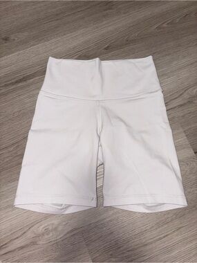 TNA Greyish White High-Rise Bike Shorts